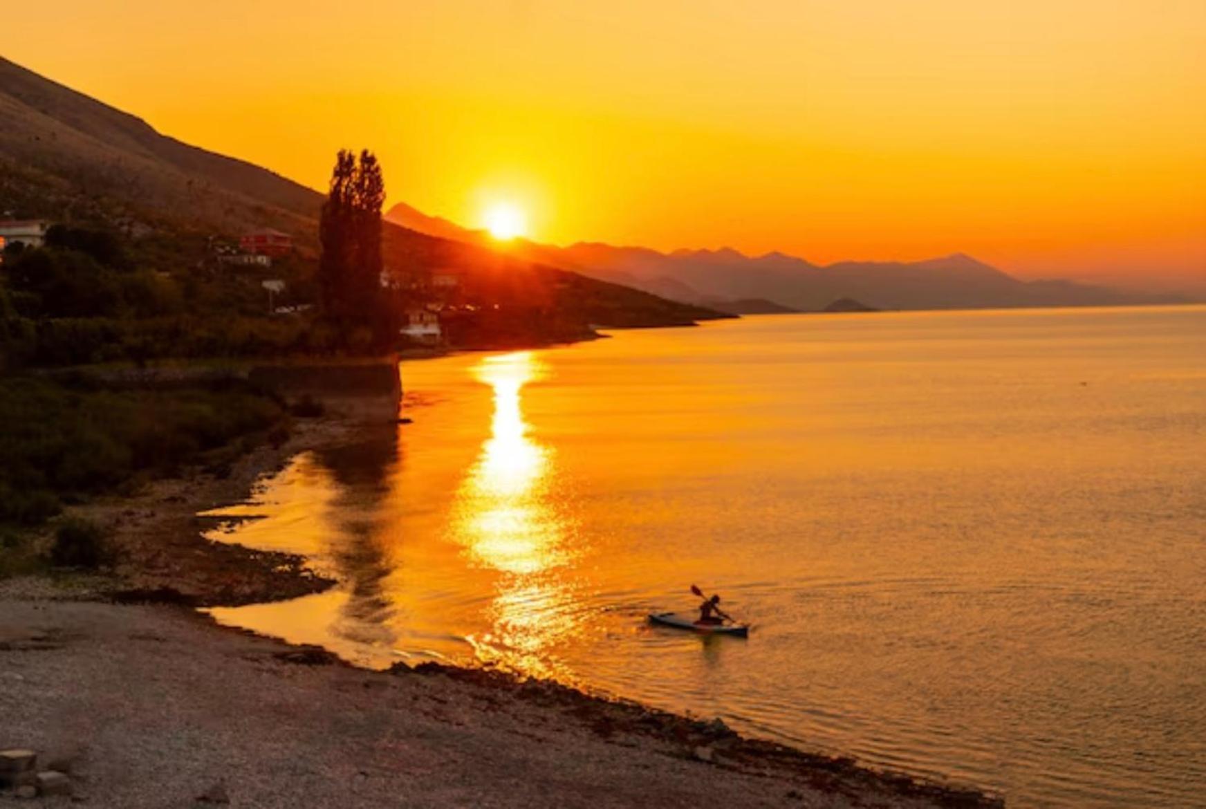 Aloha House Hotel Shkodër Екстериор снимка