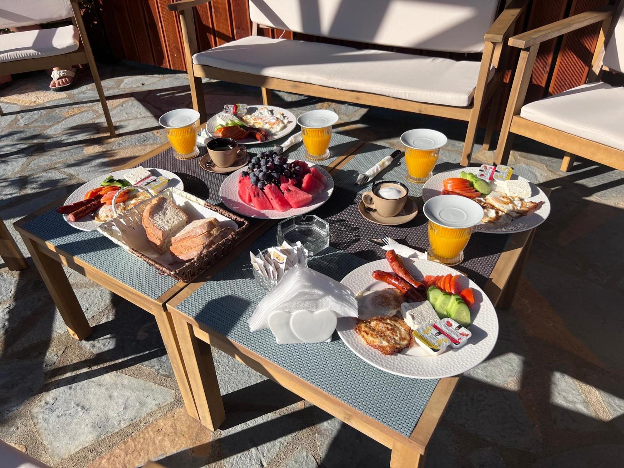 Aloha House Hotel Shkodër Екстериор снимка